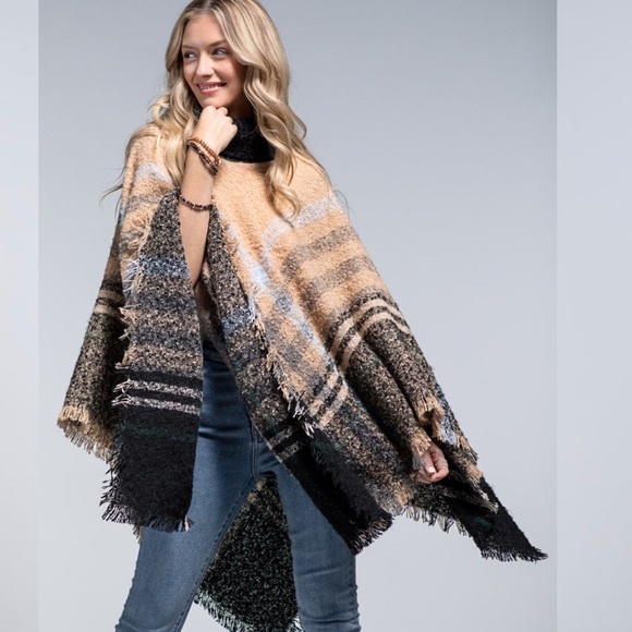 CLEARANCE! Soft Mocha Plaid Turtleneck Poncho With Fringe Detail NEW! - Picture 4 of 8